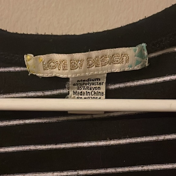 Love by Design Slit Open Back Stripe T-Shirt - Picture 2 of 3